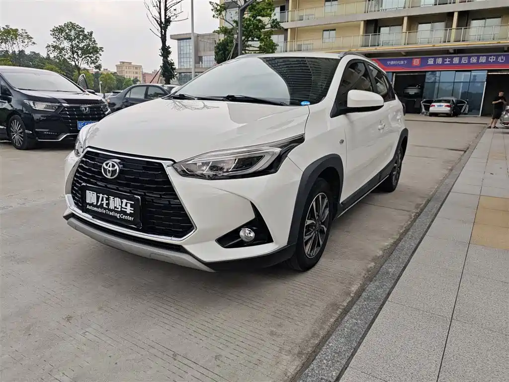 Toyota Yaris L 2023