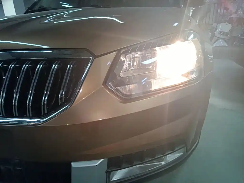 Skoda Yeti 2014 — фото 24