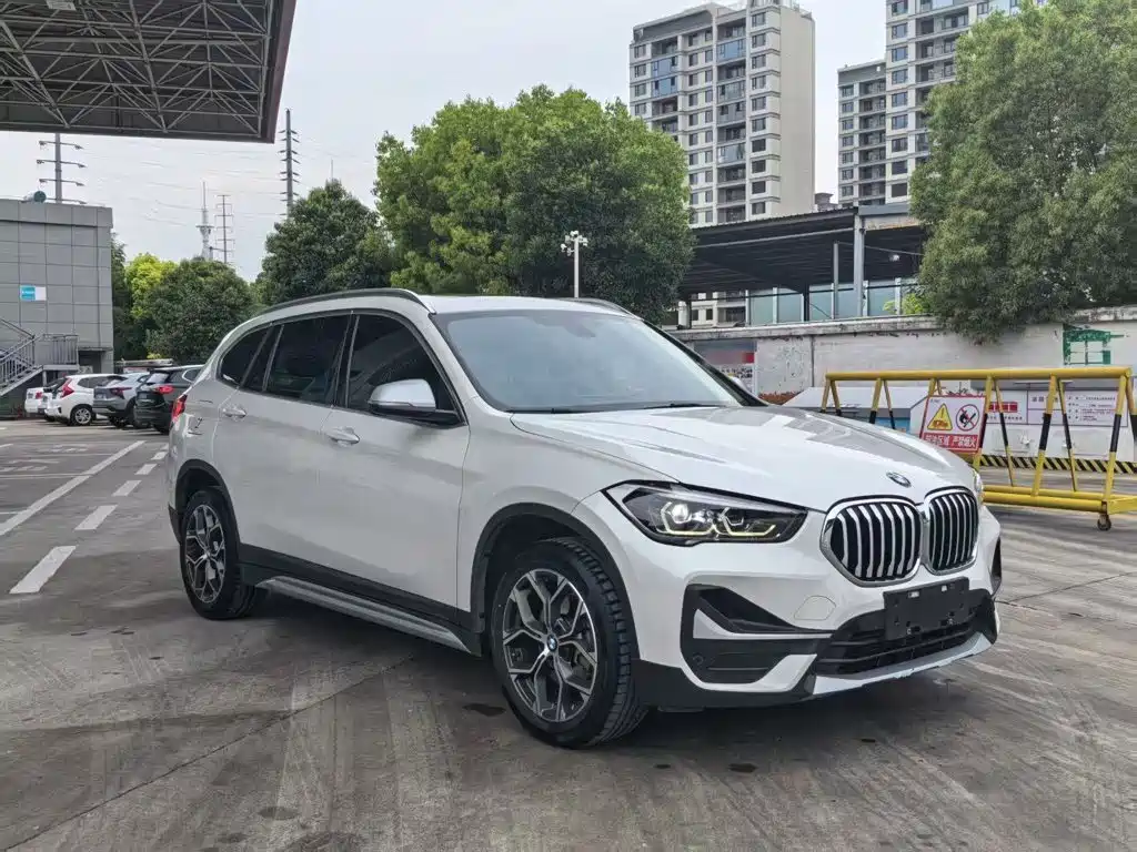 BMW X1 2021 — фото 5