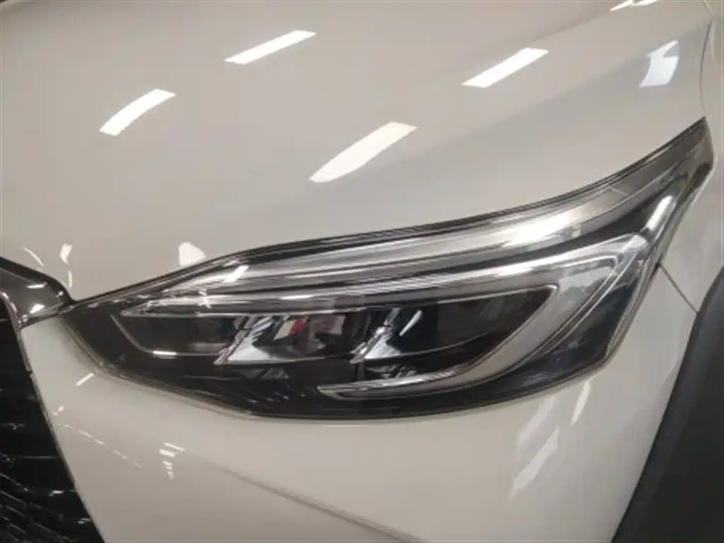 Toyota Yaris L 2023 — фото 11