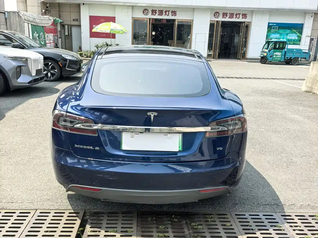 Tesla Model S 2016