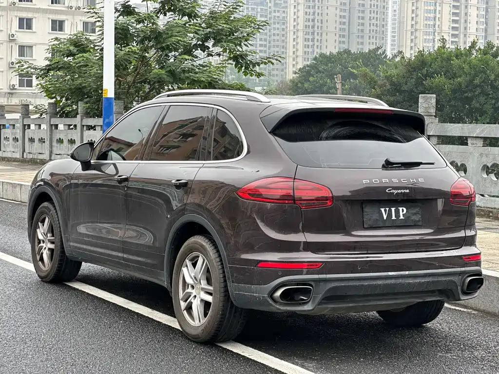 Porsche Cayenne 2017 — фото 13