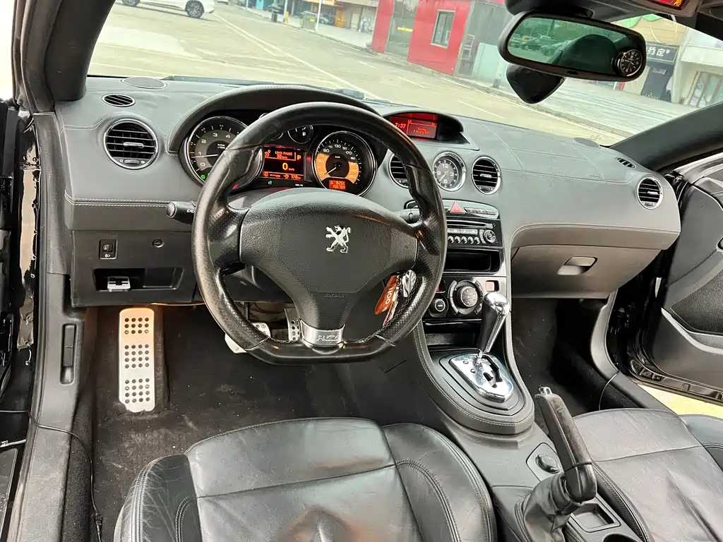 Peugeot RCZ 2013 — фото 9
