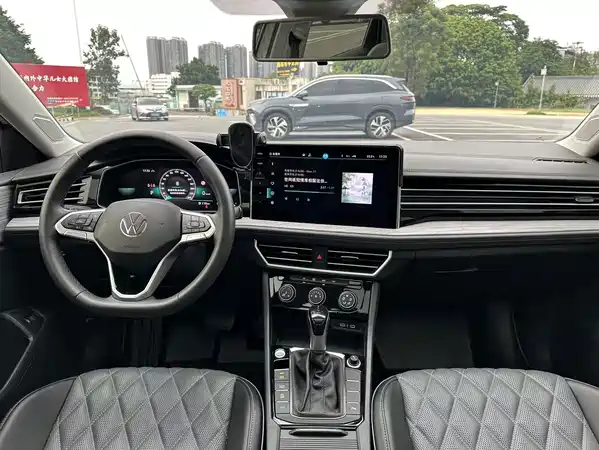 Volkswagen Sagitar 2024