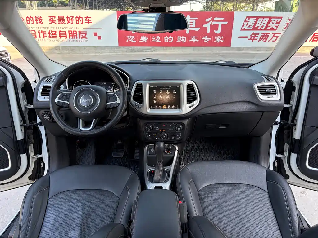 Jeep Compass 2017 — фото 8