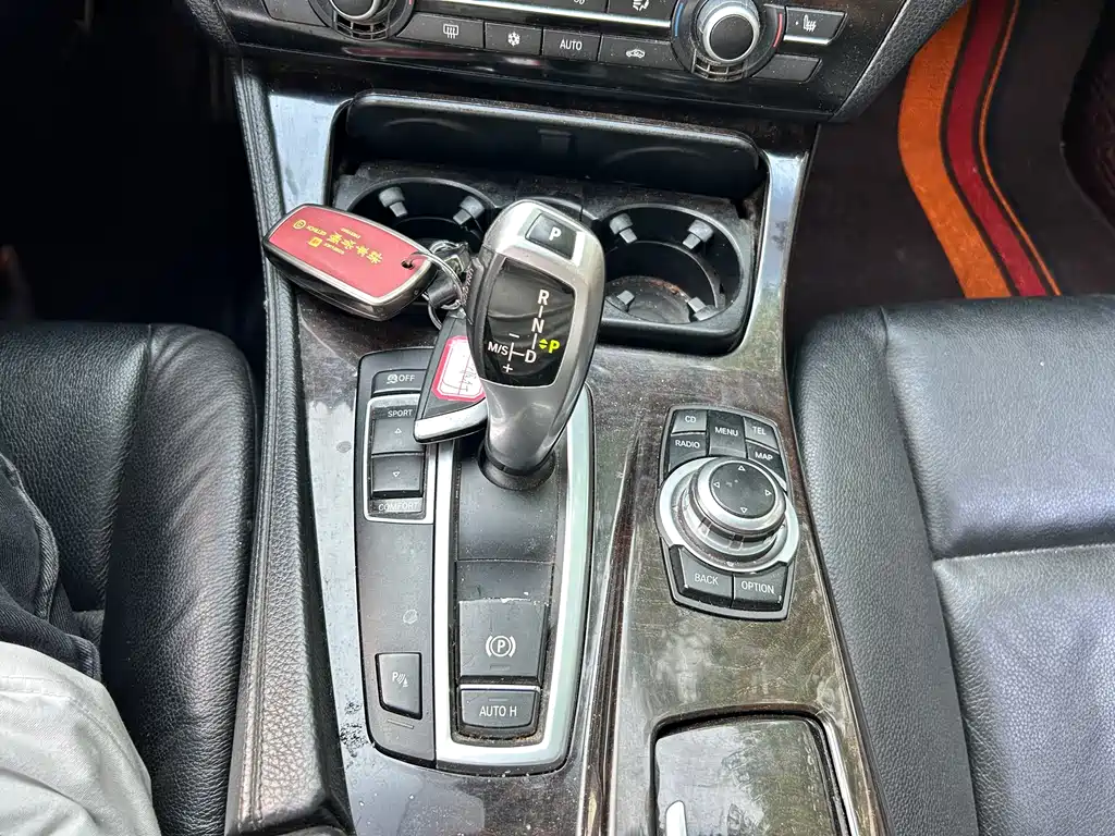 BMW 5 Series 2013 — фото 10