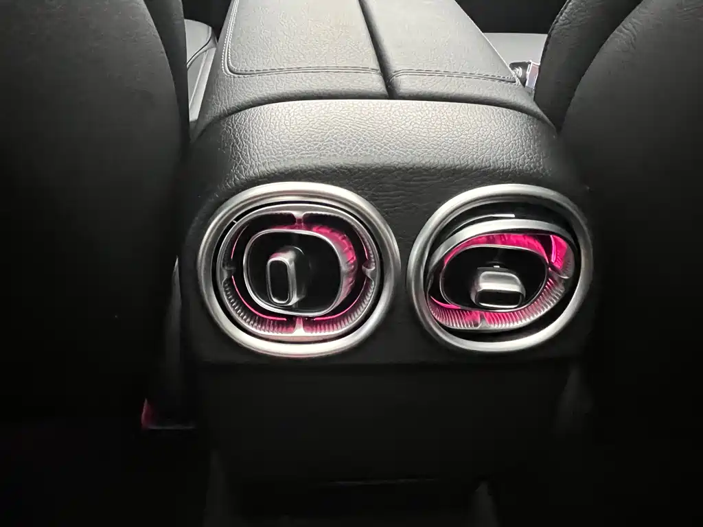Mercedes-Benz C-Class 2023 — фото 20