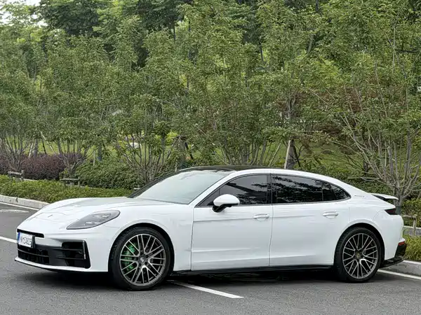 Porsche Panamera 2024