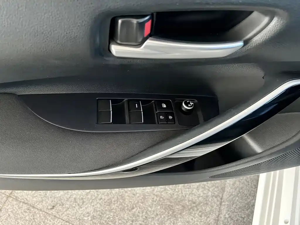 Toyota Corolla 2023 — фото 28