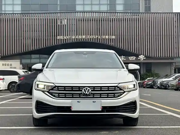 Volkswagen Sagitar 2024