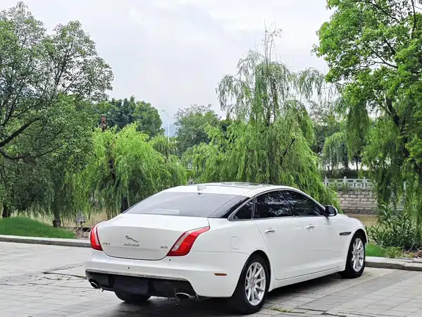 Jaguar XJ 2019