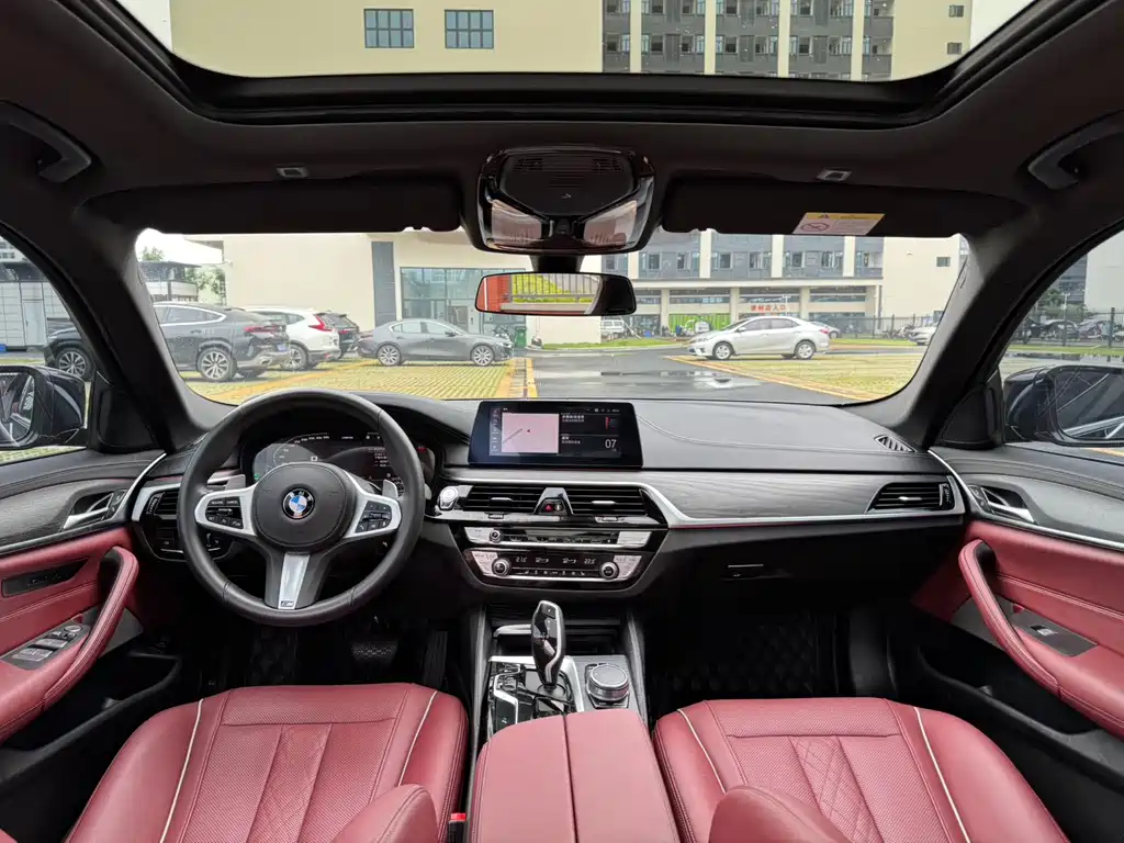 BMW 5 Series 2020 — фото 12