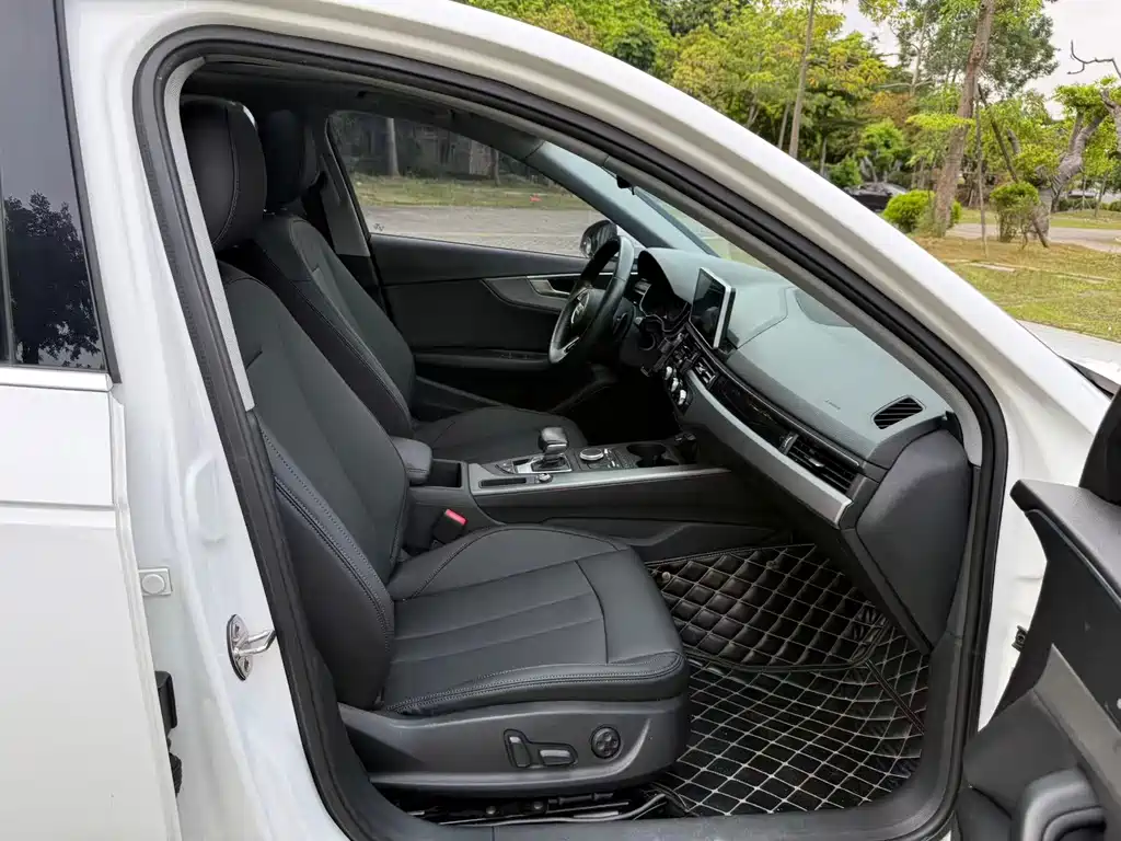 Audi A4L 2019