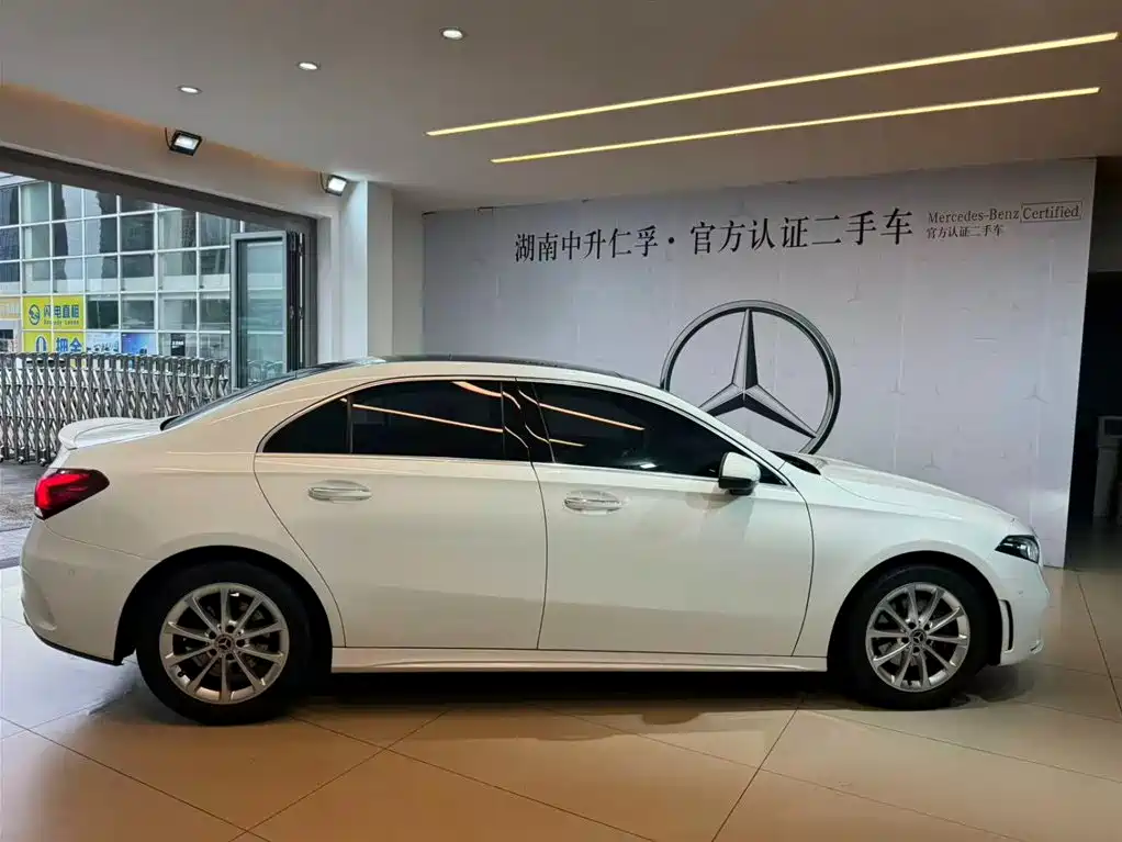 Mercedes-Benz A-Class 2021 — фото 7