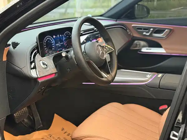 Mercedes-Benz E-Class 2024