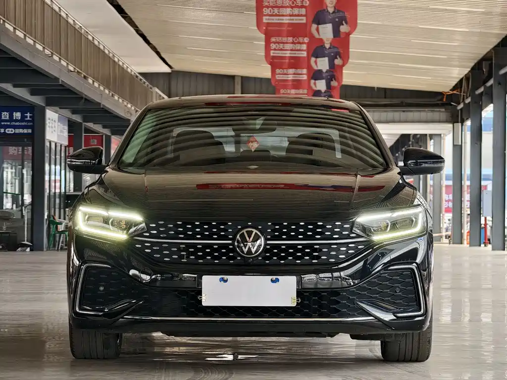 Volkswagen Passat 2023