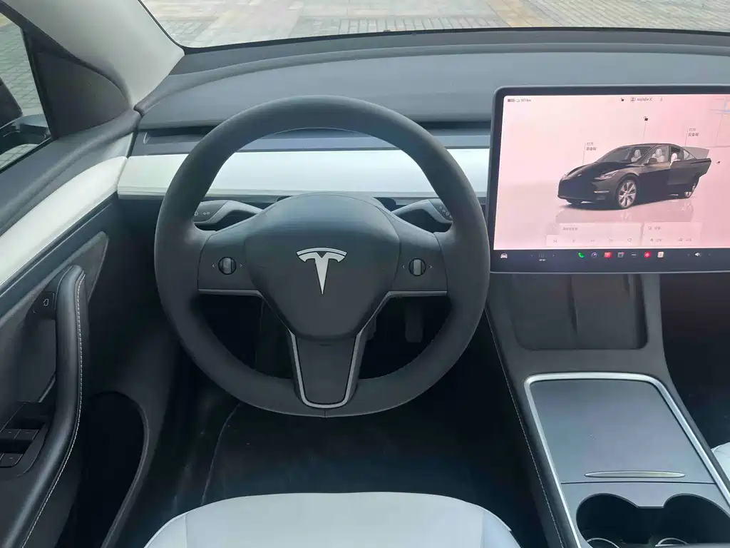 Tesla Model Y 2023 — фото 8