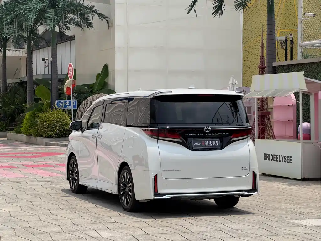 Toyota Vellfire 2024