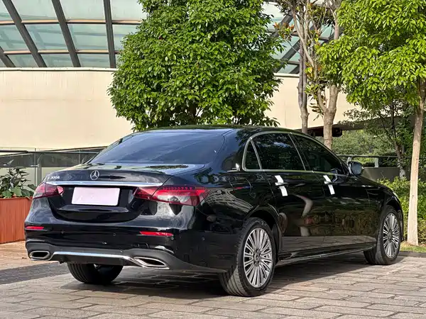Mercedes-Benz E-Class 2022