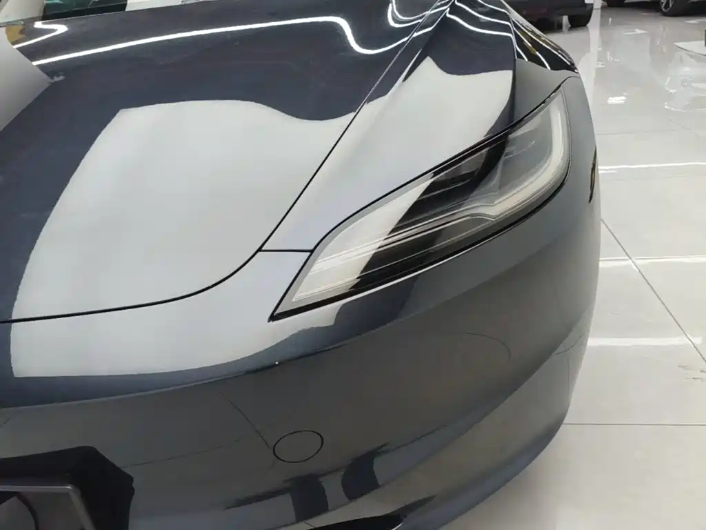 Tesla Model 3 2025 — фото 24