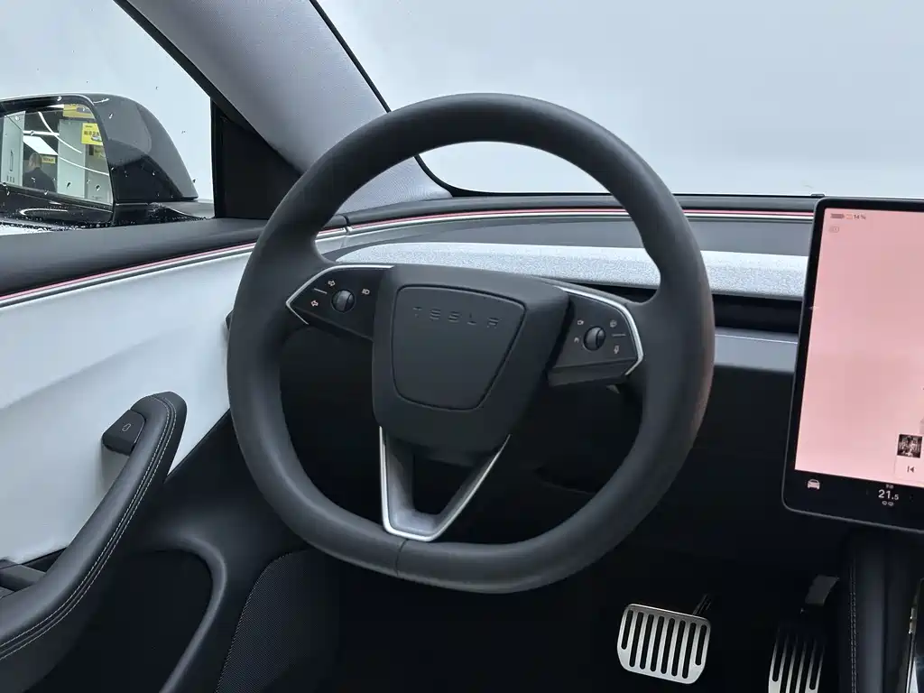 Tesla Model 3 2024 — фото 18
