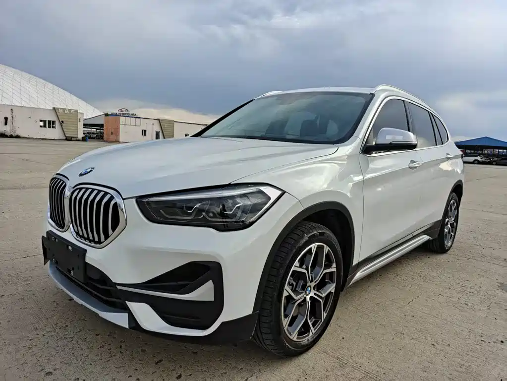 BMW X1 2022 — фото 1