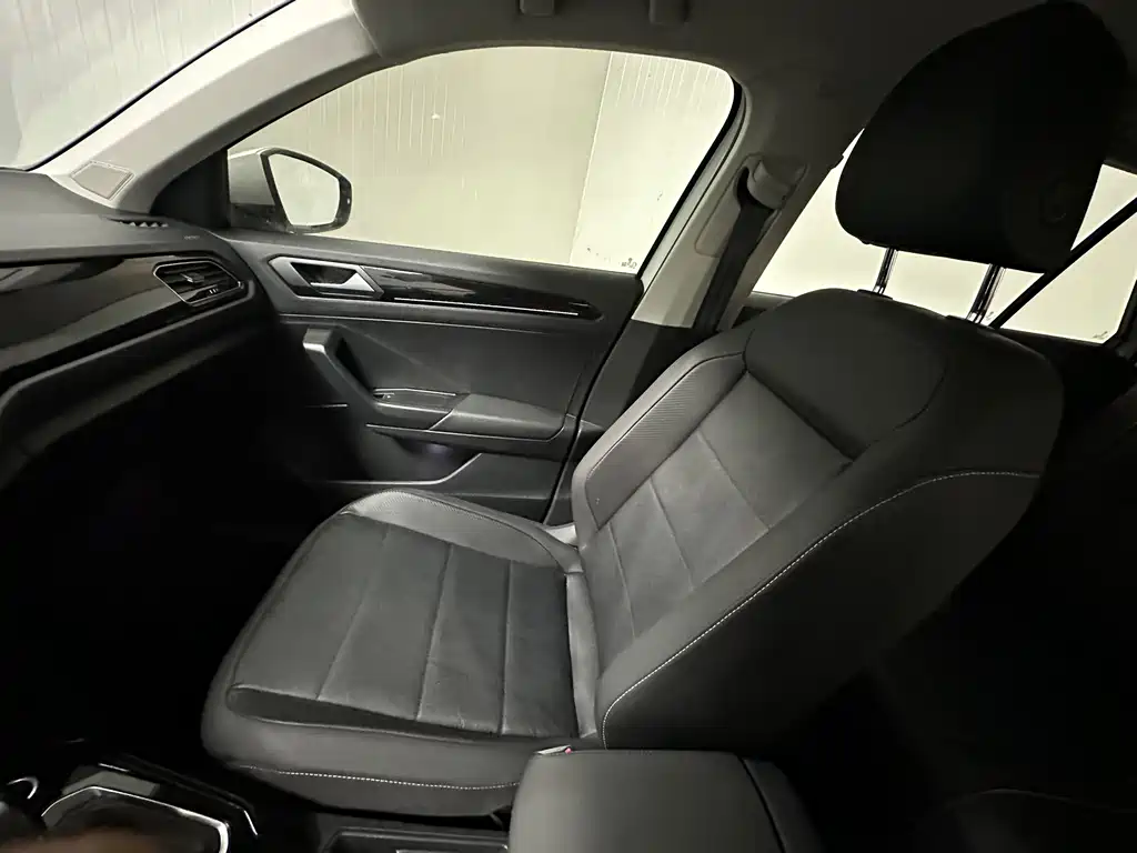 Volkswagen T-Roc 2022 — фото 14