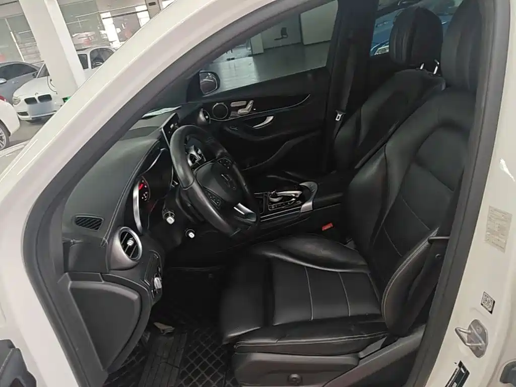 Mercedes-Benz GLC 2019 — фото 15