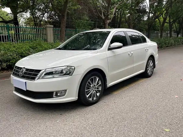 Volkswagen Lavida 2013