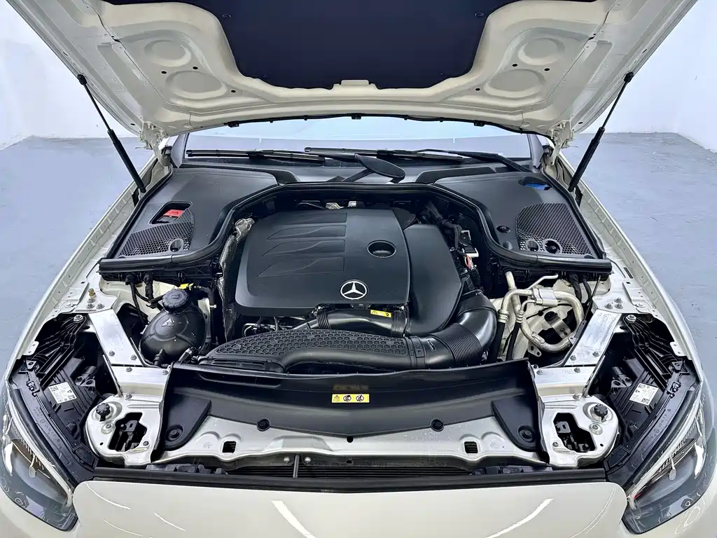 Mercedes-Benz E-Class 2023 — фото 10