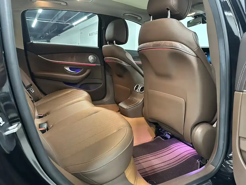 Mercedes-Benz E-Class 2021 — фото 13