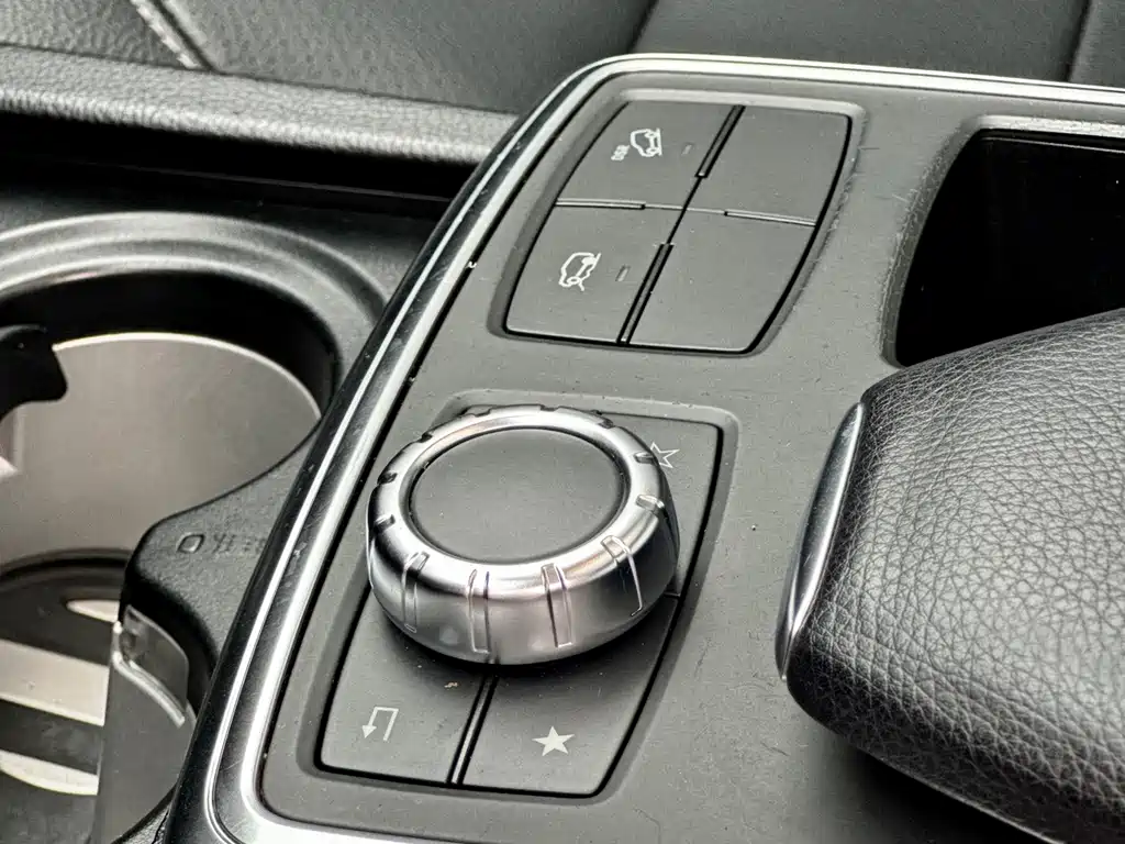 Mercedes-Benz M-Class 2013 — фото 36