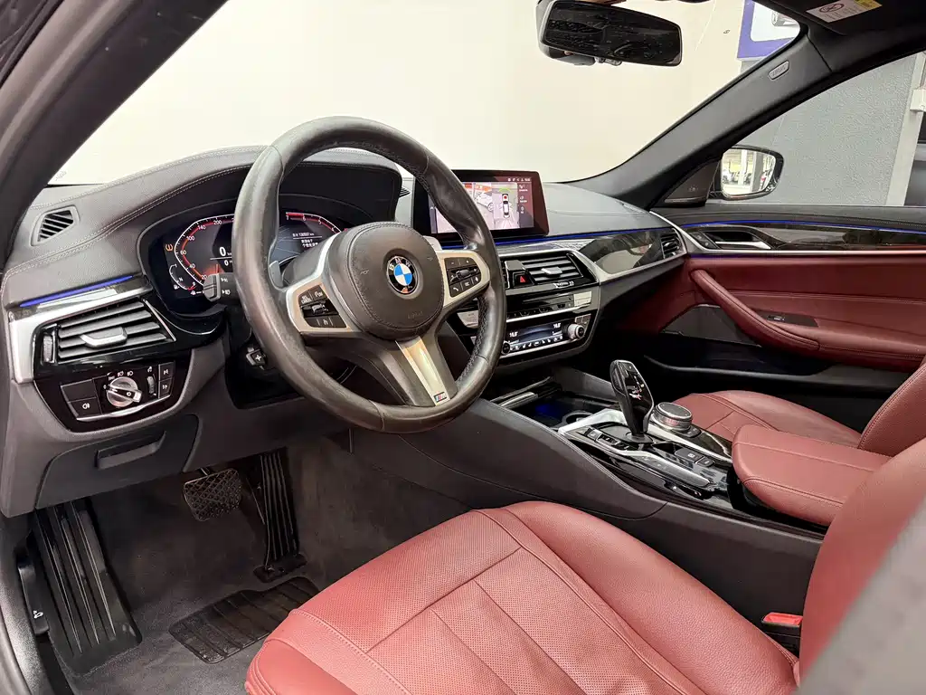 BMW 5 Series 2020 — фото 10