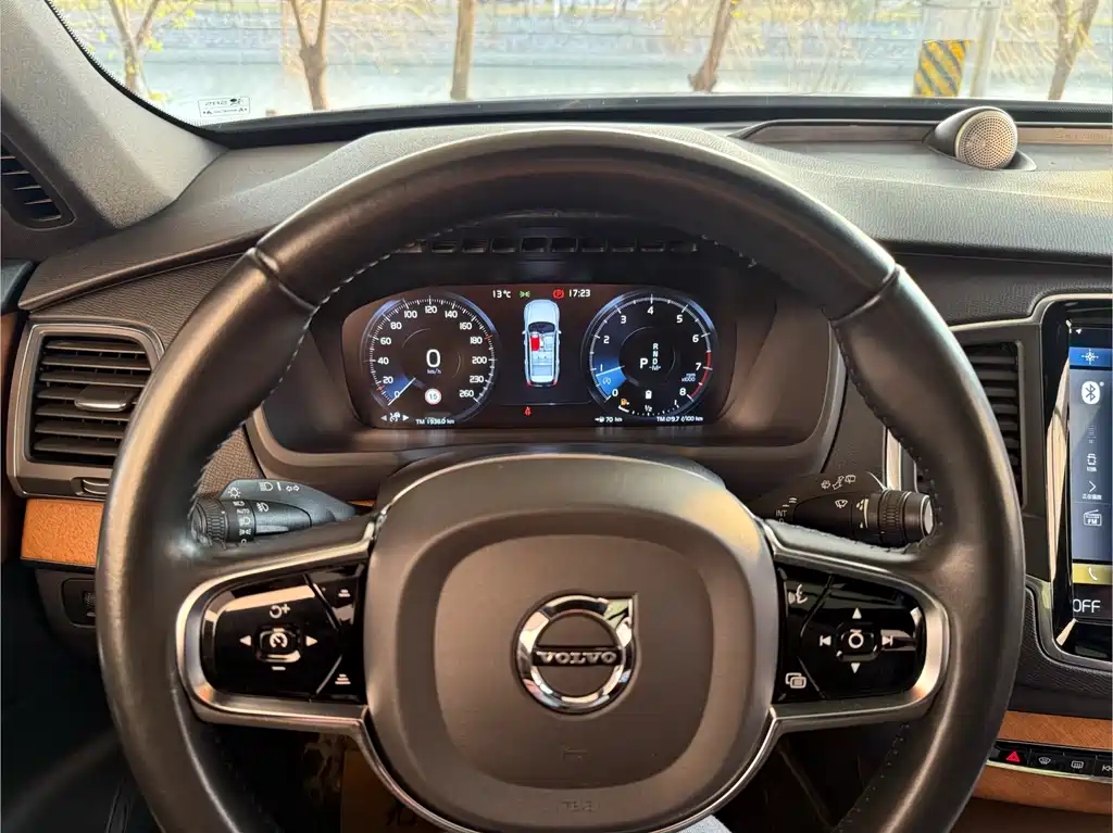 Volvo XC90 2020 — фото 14