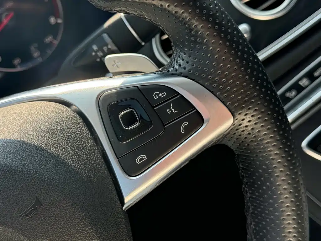 Mercedes-Benz E-Class 2018 — фото 11
