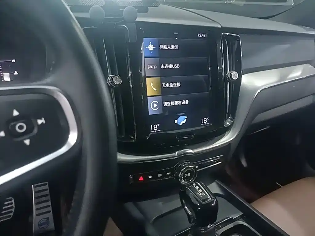 Volvo XC60 2021 — фото 13