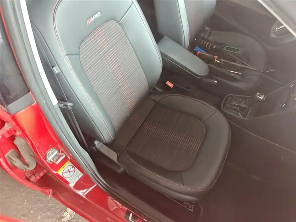 Skoda Rapid Spaceback 2016 — фото 25