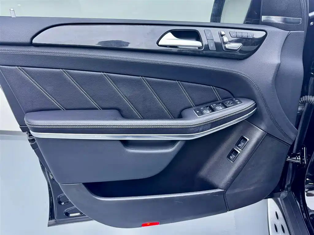 Mercedes-Benz GLS AMG 2019 — фото 10