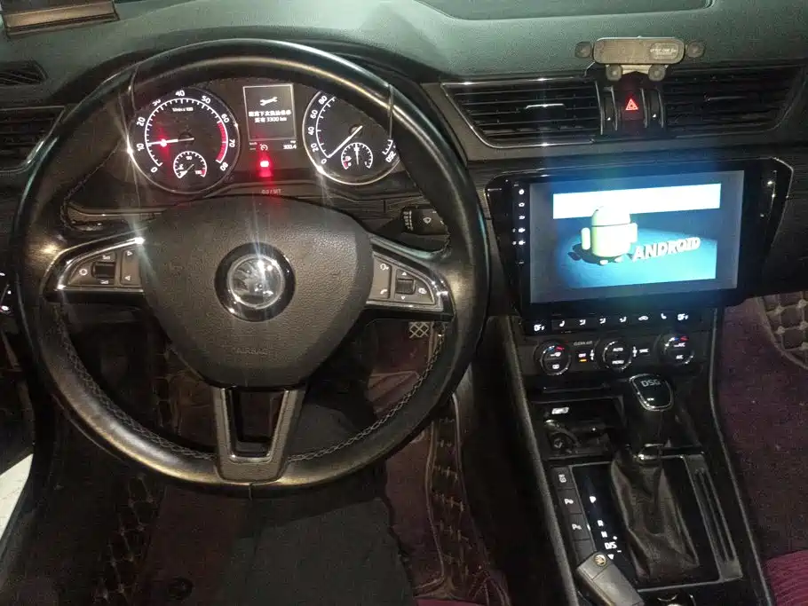 Skoda Superb 2016 — фото 11