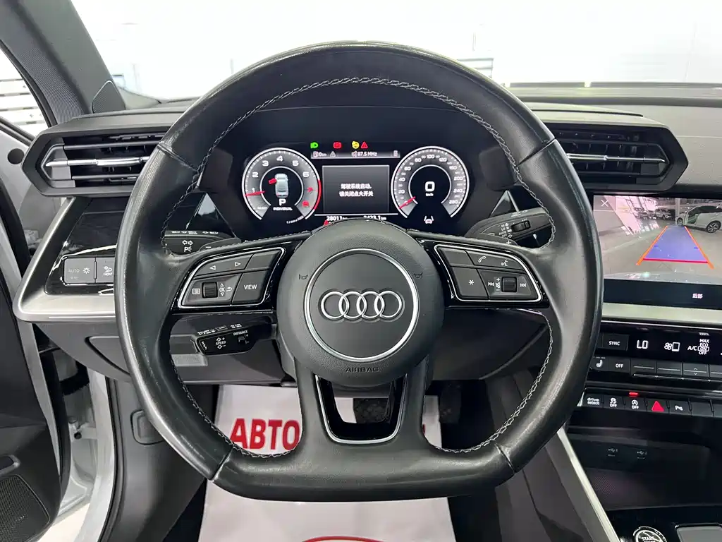 Audi A3 2023 — фото 11
