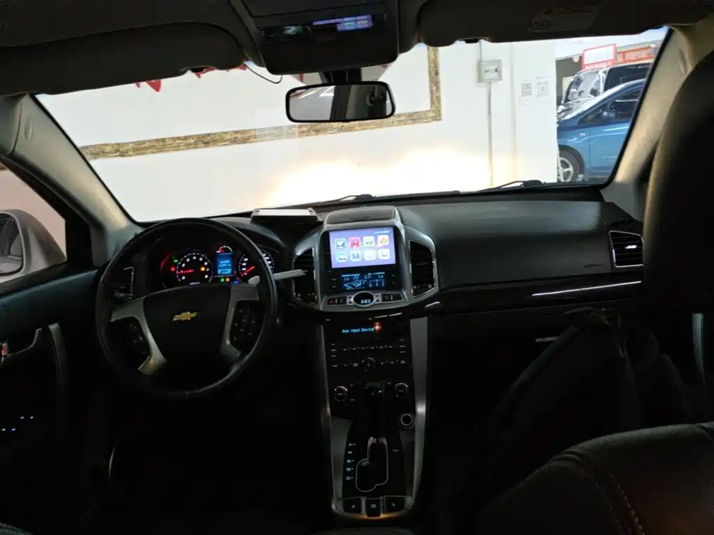 Chevrolet Captiva 2017 — фото 10