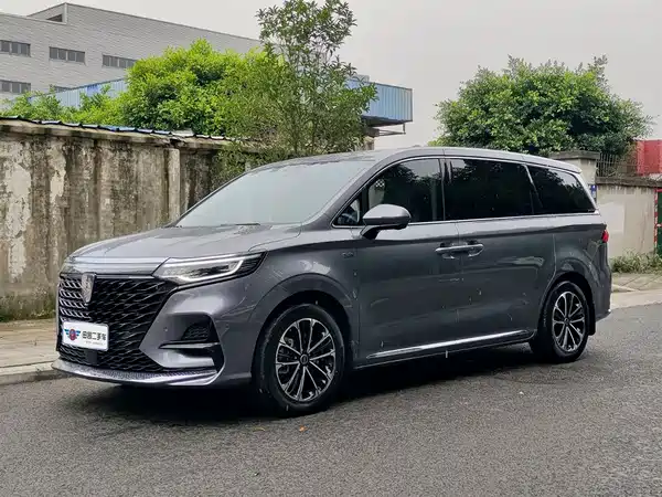 Roewe iMAX8 2022