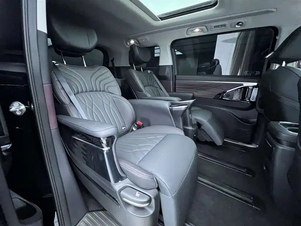 GAC Motor Trumpchi M8 2025 — фото 17