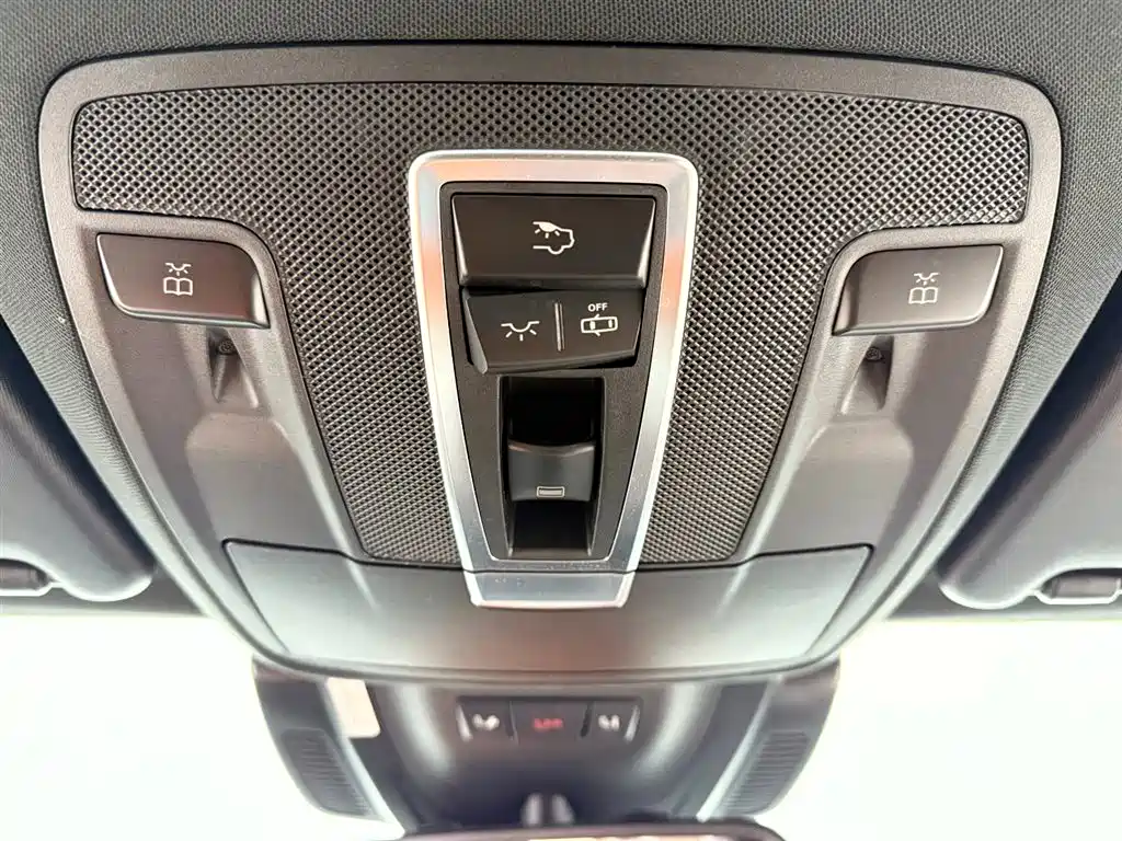 Mercedes-Benz GLS 2018 — фото 16