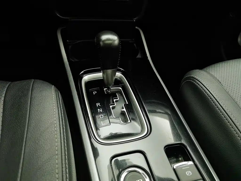 Mitsubishi Outlander 2018 — фото 13