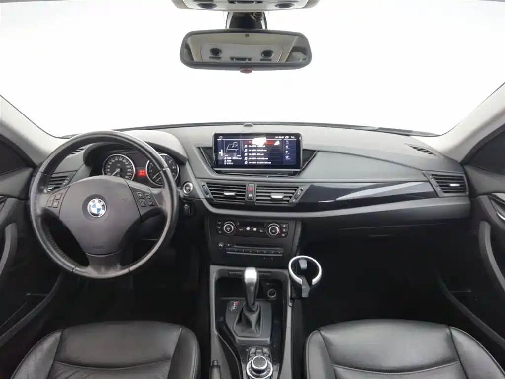 BMW X1 2011 — фото 5