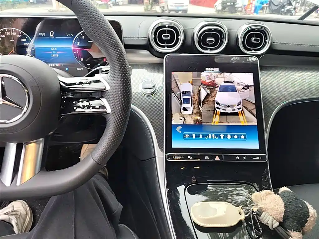 Mercedes-Benz C-Class 2024 — фото 10