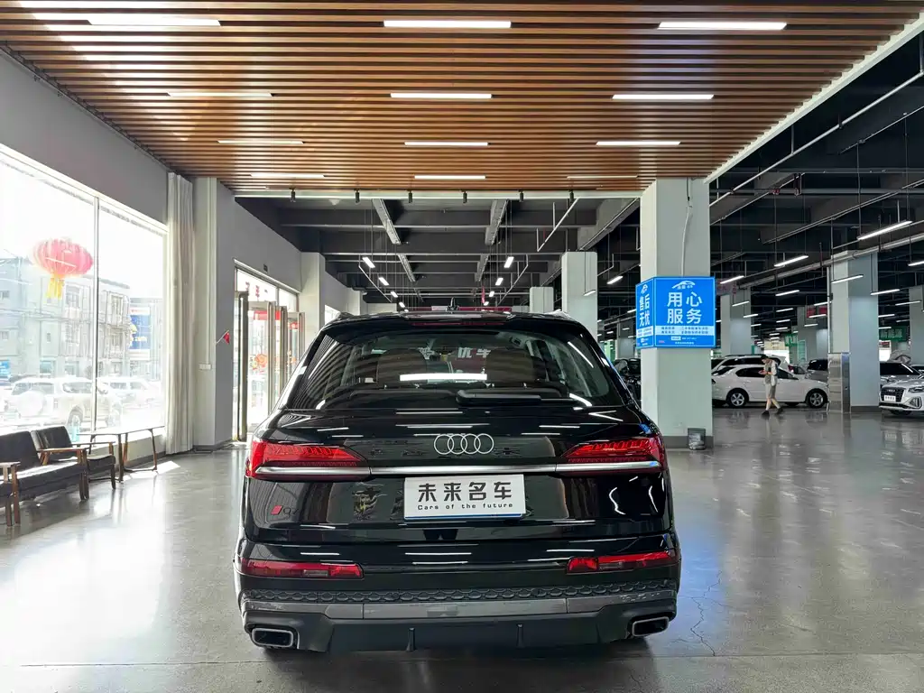 Audi Q7 2025 — фото 15