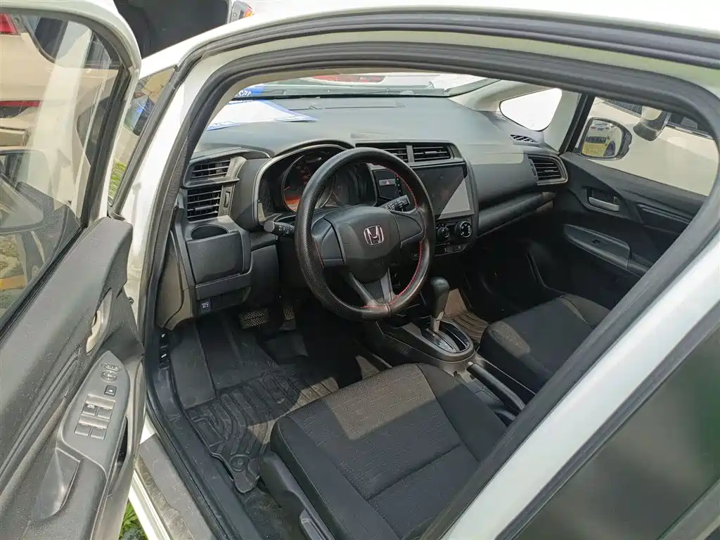 Honda Fit 2018 — фото 12