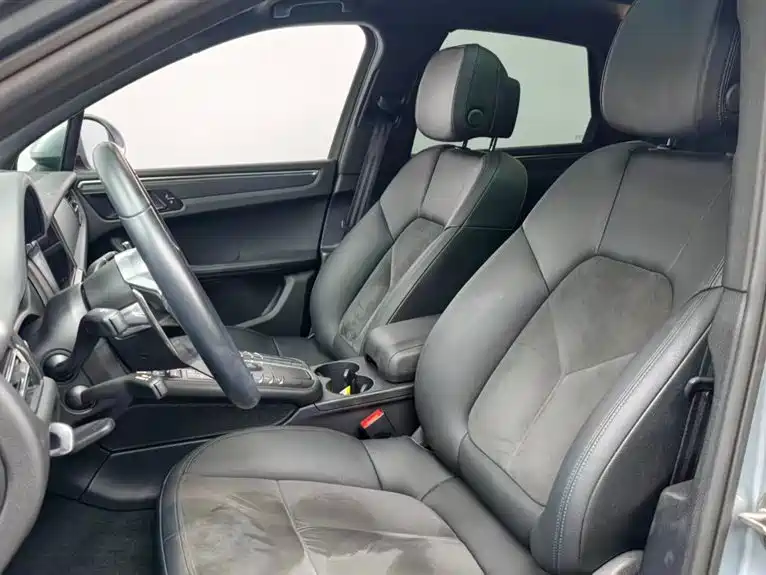 Porsche Macan 2020 — фото 11